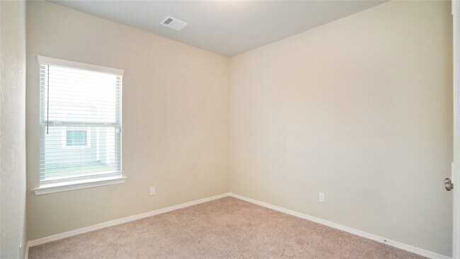 Building Photo - 25463 Northpark Lake Dr