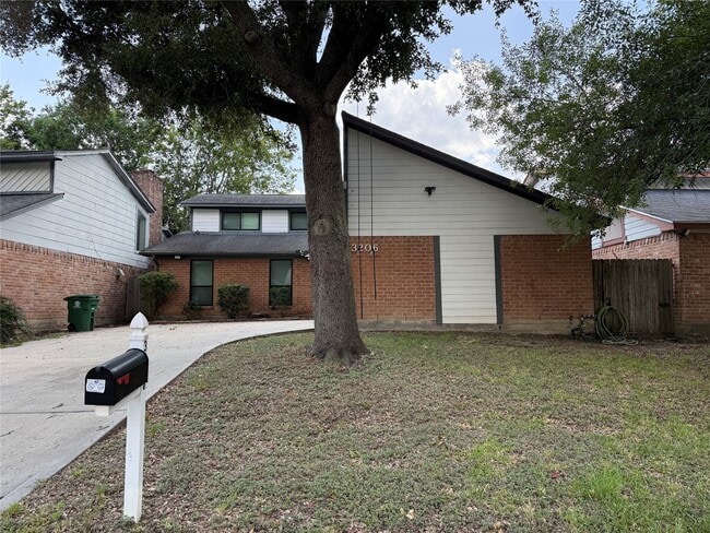 Primary Photo - 3206 Hazy Park Dr