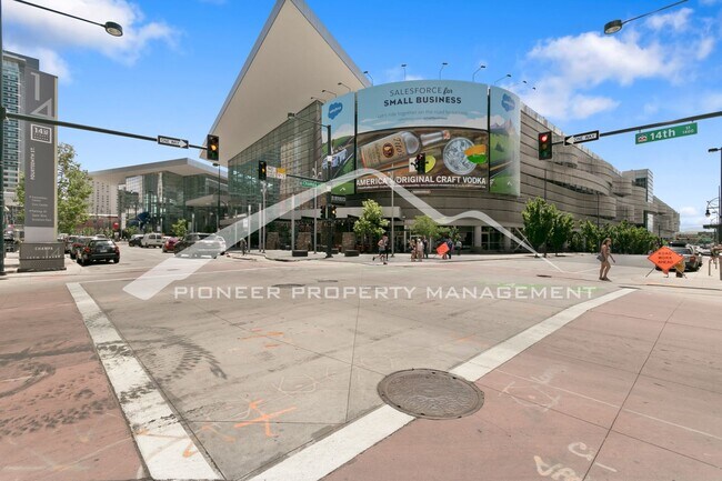 Building Photo - Luxury Condo with Stunning Views and Central AC