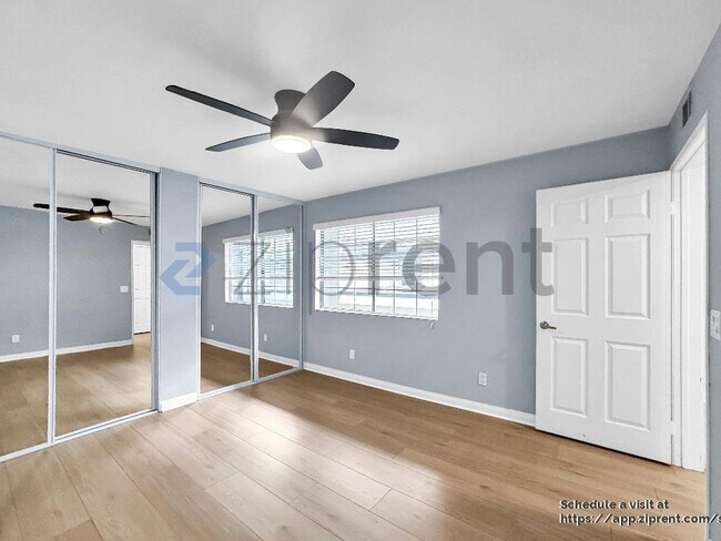 Building Photo - 5500 Owensmouth Ave