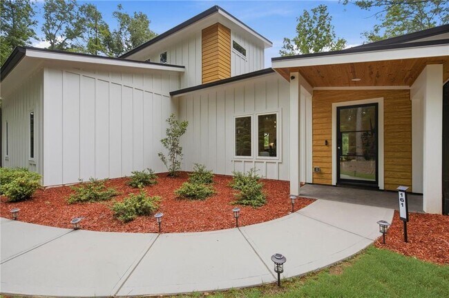 Building Photo - 161 Hoot Owl Ln