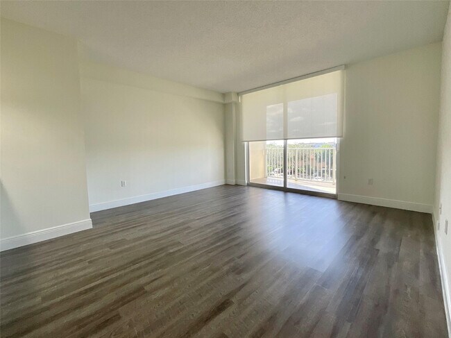 Building Photo - 7707 Northwest Dr