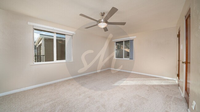 Building Photo - Make This Spacious 2-Bedroom Duplex Your Next Home