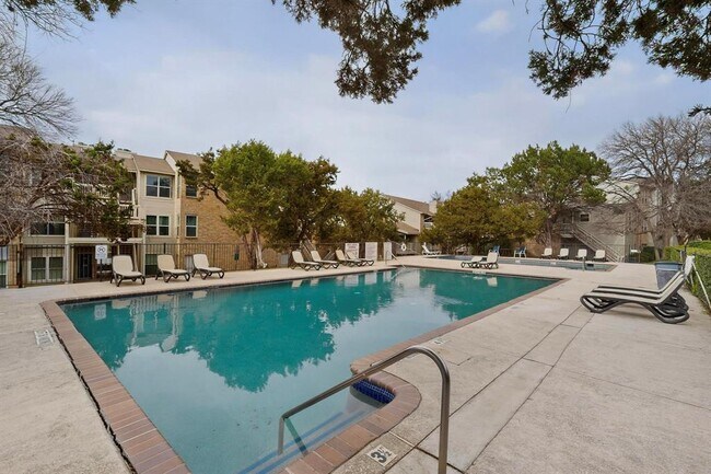 Building Photo - 2450 Wickersham Ln