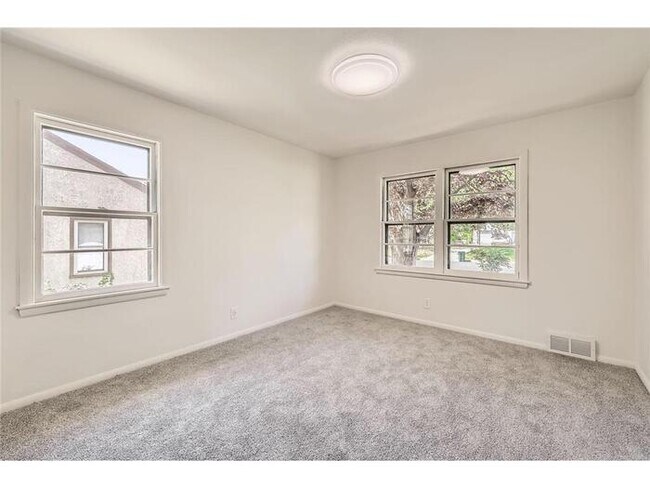 Building Photo - 3808 Welcome Ave N