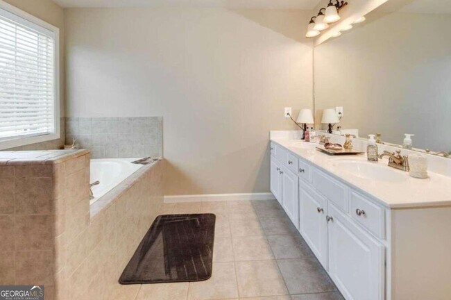 Building Photo - 4217 Brentwood Dr