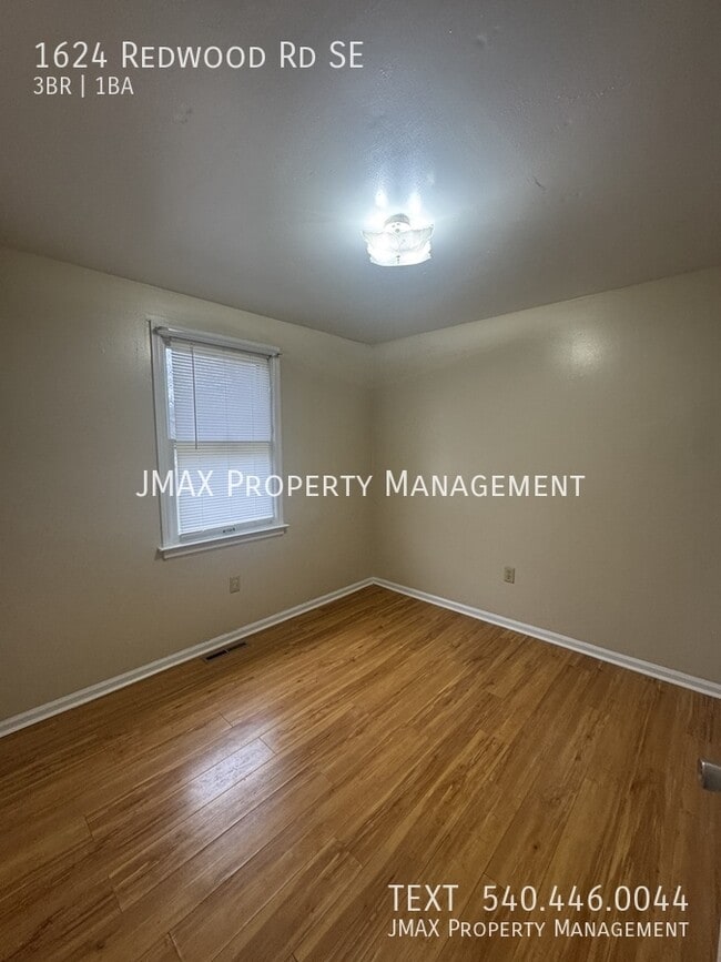 Building Photo - 1624 Redwood Rd SE