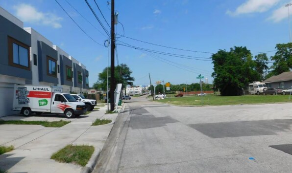 Neighborhood - 3523 McIlhenny St