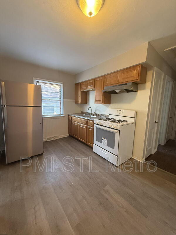 Building Photo - 156 Fermo Ave