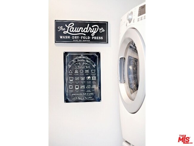 Building Photo - 137 N Harper Ave