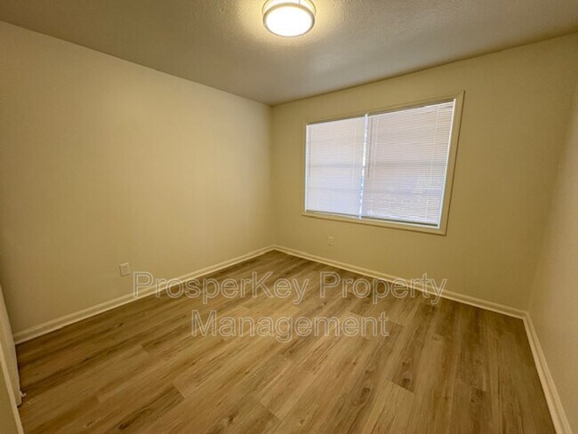 Building Photo - 2017 Courtland Ave