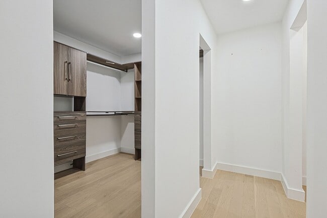 Building Photo - 12417 Quincy Ln