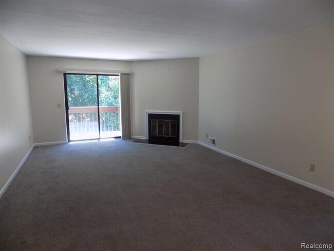 Building Photo - 11849 Sycamore Rd