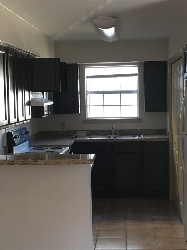 Building Photo - 504 Shiloh Dr