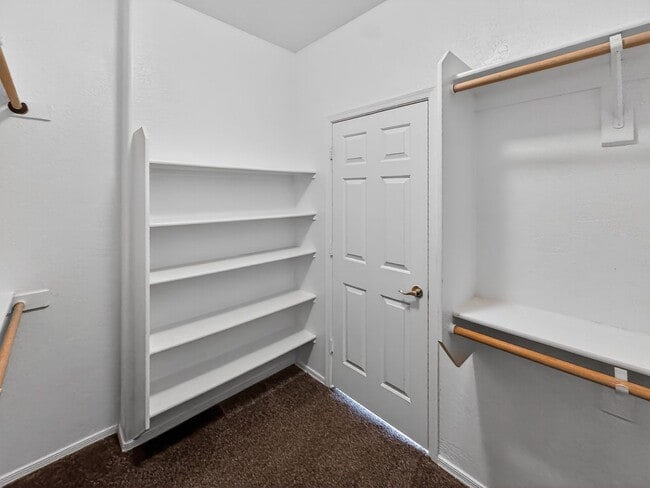 Building Photo - Single-level 4 bed, 2 bath home with tandem 3-car garage and RV gate.