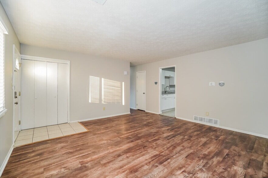 Building Photo - 8606 Canyon Cove Rd