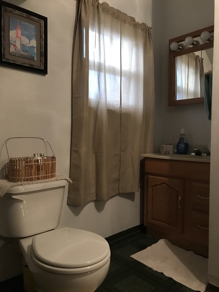 Building Photo - 117 Short St