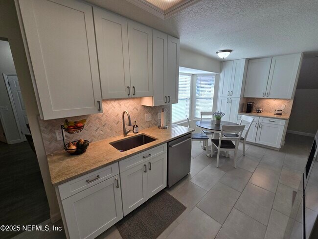 Building Photo - 7769 Andes Dr