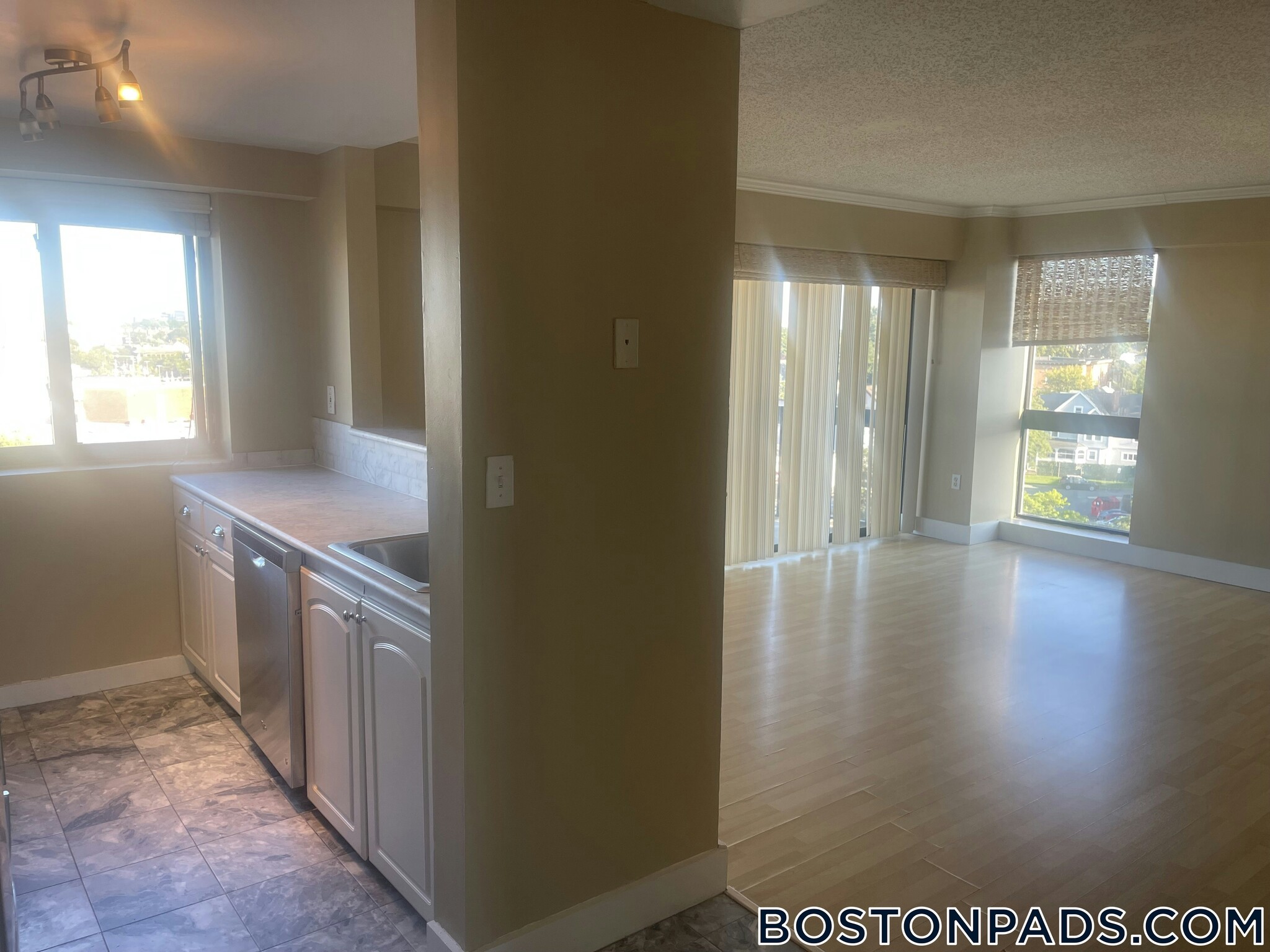 Building Photo - 15 N Beacon St