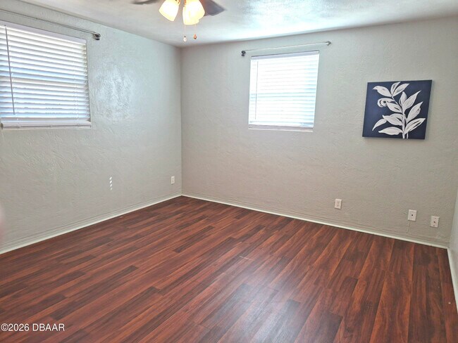 Building Photo - 737 5th St