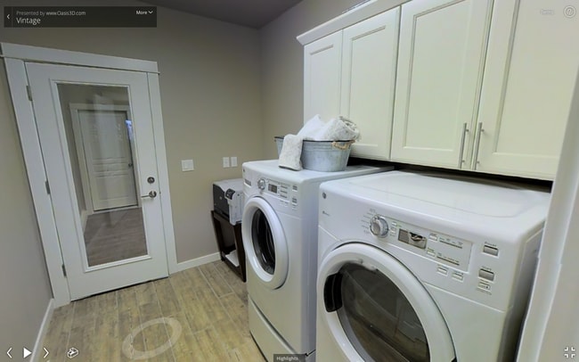 Building Photo - 4742 SW Volcano Ave