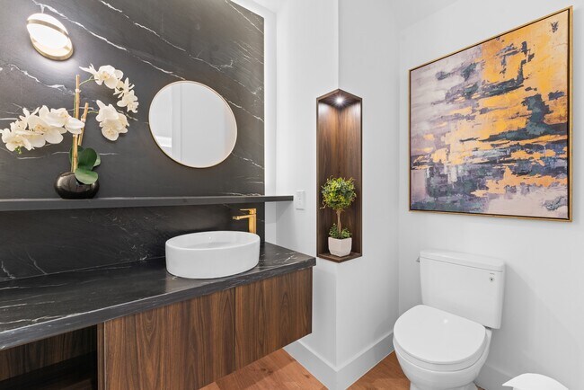 Building Photo - 6711 Housman