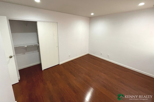 Building Photo - Spacious Six Bedroom, Three Bathroom Home ...