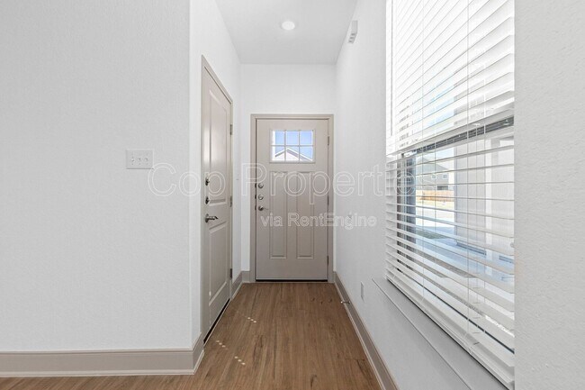 Building Photo - 7523 Gramercy Wy