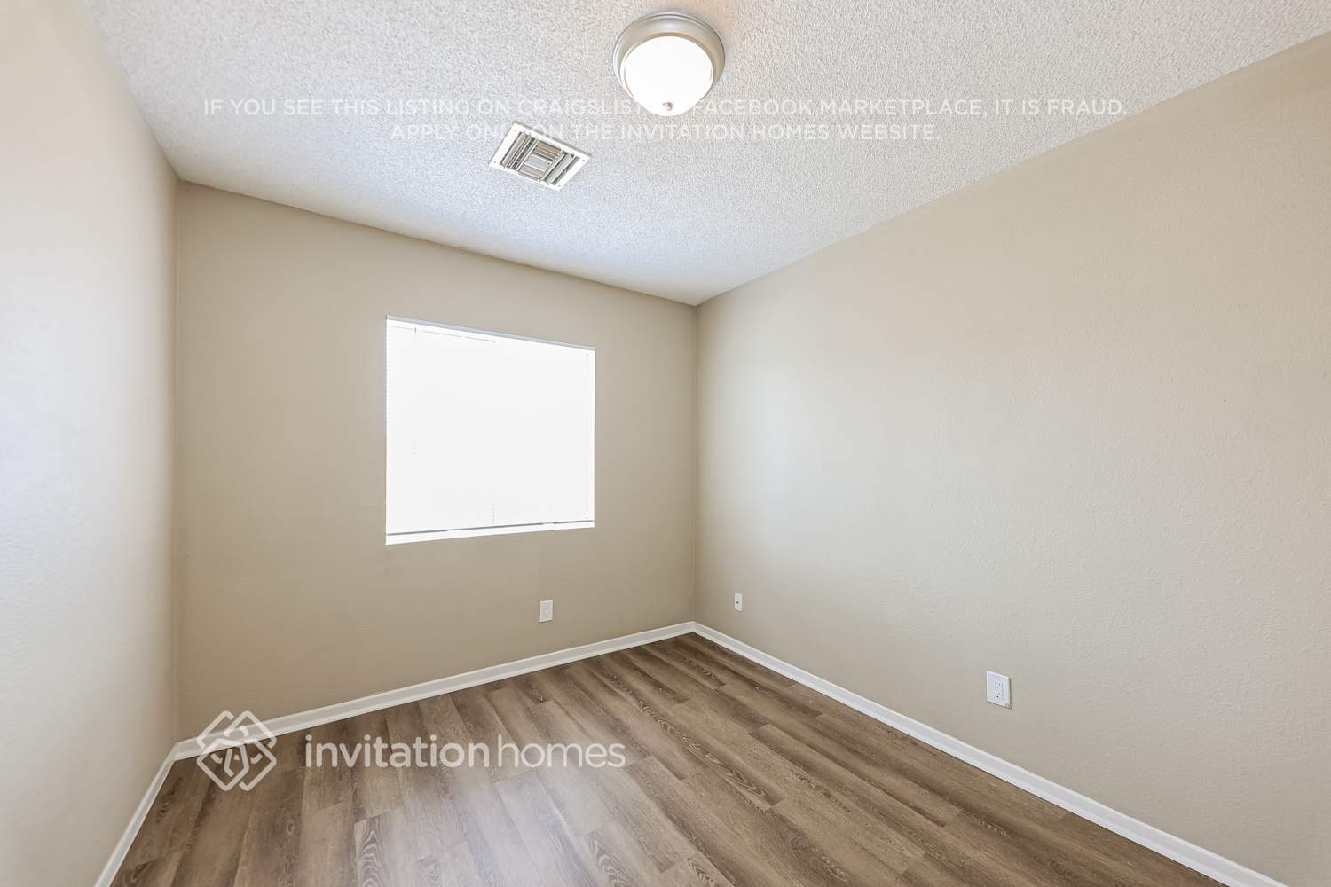 Building Photo - 3029 N Comanche Dr