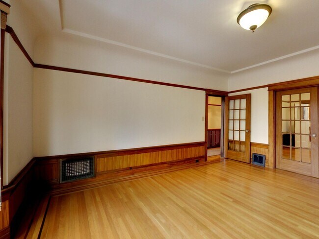 Building Photo - 1344-1346-1346 Chestnut St
