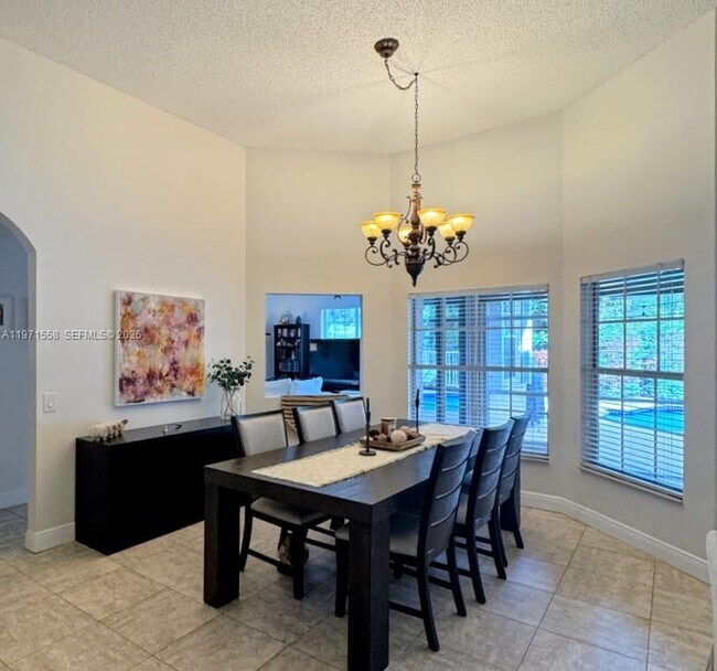 Building Photo - 834 Verona Lake Dr