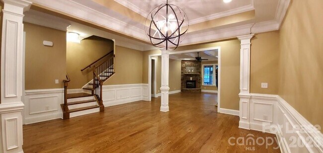 Building Photo - 550 Cottonfield Cir