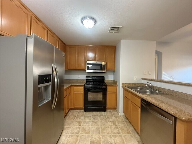 Building Photo - 7701 W Robindale Rd