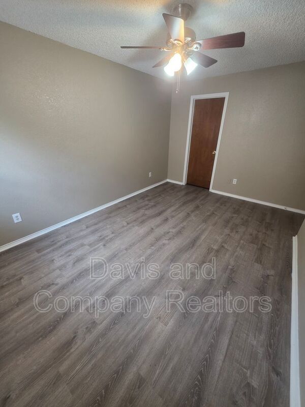 Building Photo - 4422 Fairgate Dr