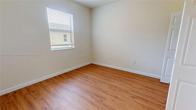 Building Photo - 9391 SW 171st Ave