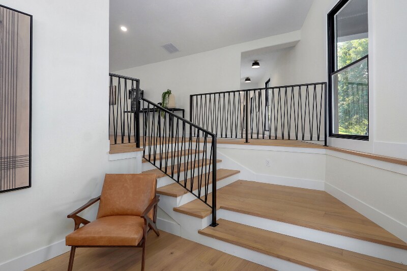 Building Photo - 5021 S Farm Rd 137