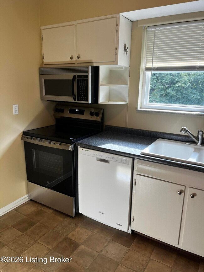 Building Photo - 2708 Riedling Dr
