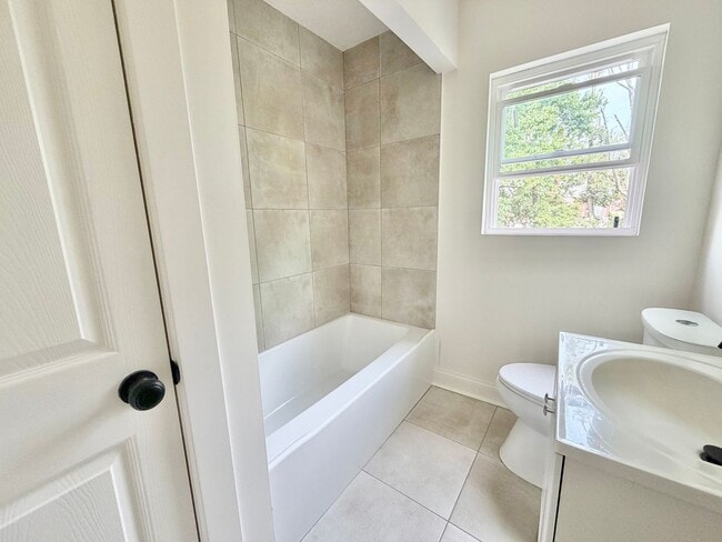 Building Photo - 3036 S Hegry Cir