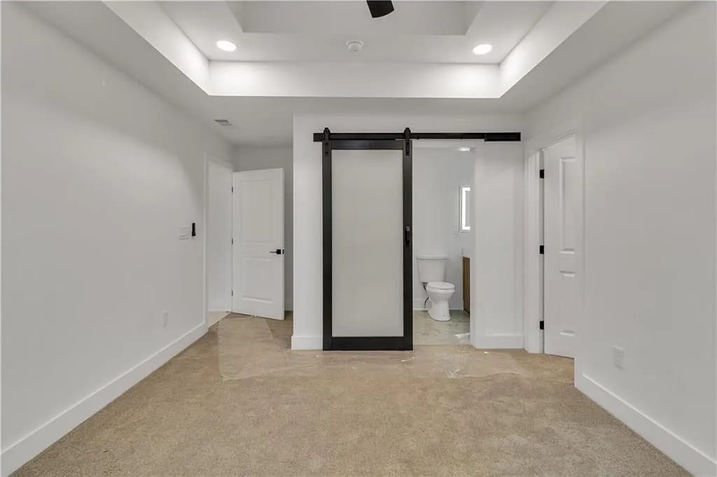 Building Photo - Room in House on Tilson Rd