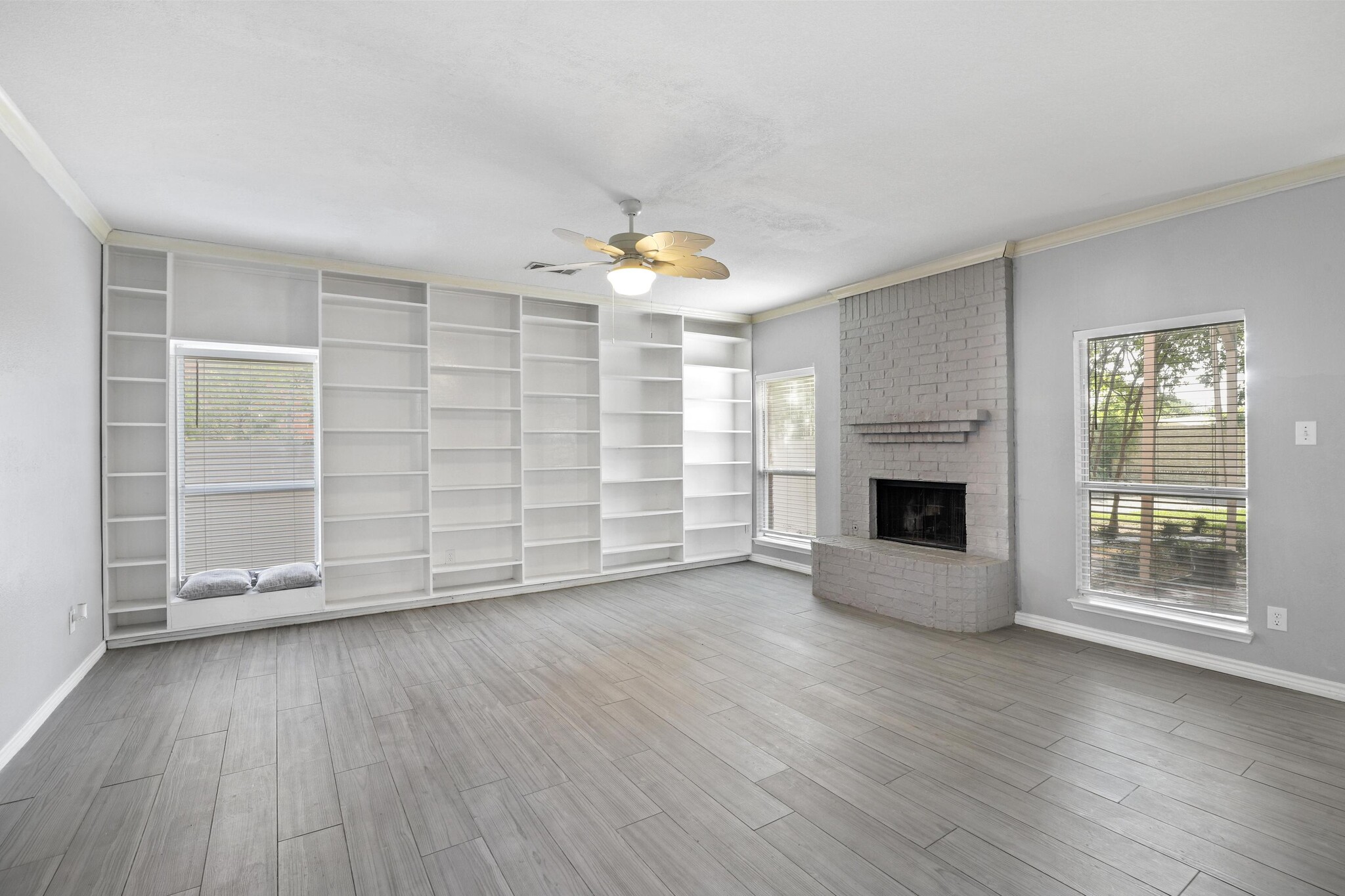 Building Photo - 740 Fairlawn St