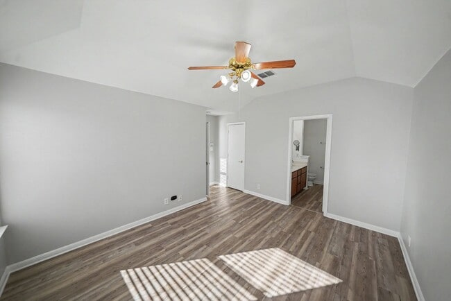 Building Photo - Updated Single-Story Home in Escondido North - Realtor Commission: $500
