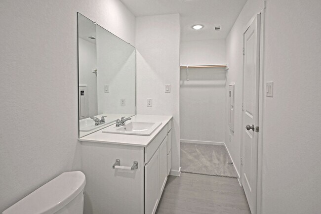 Building Photo - 12105 Floral Blossom