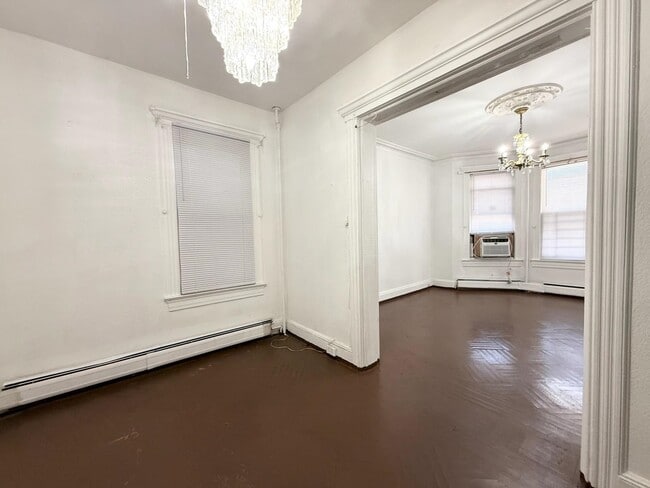 Building Photo - 183 Fairview Ave