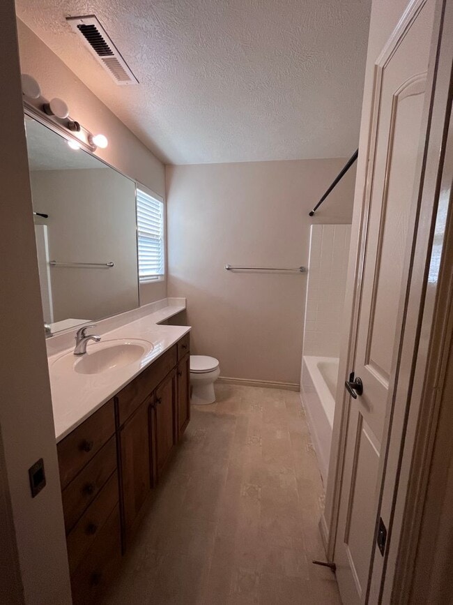 Building Photo - Great 3 bedroom 2 bath home in St George!