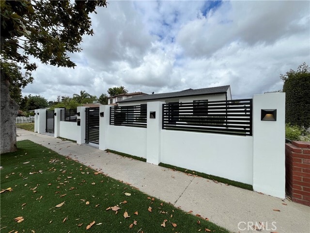 Building Photo - 5735 Saloma Ave