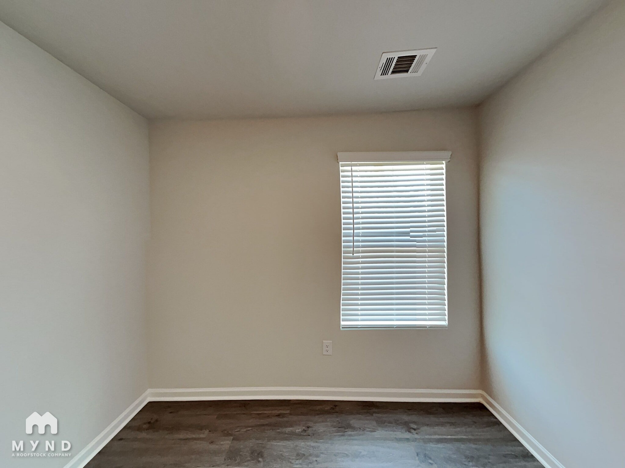 Building Photo - 1832 Carrington Dr