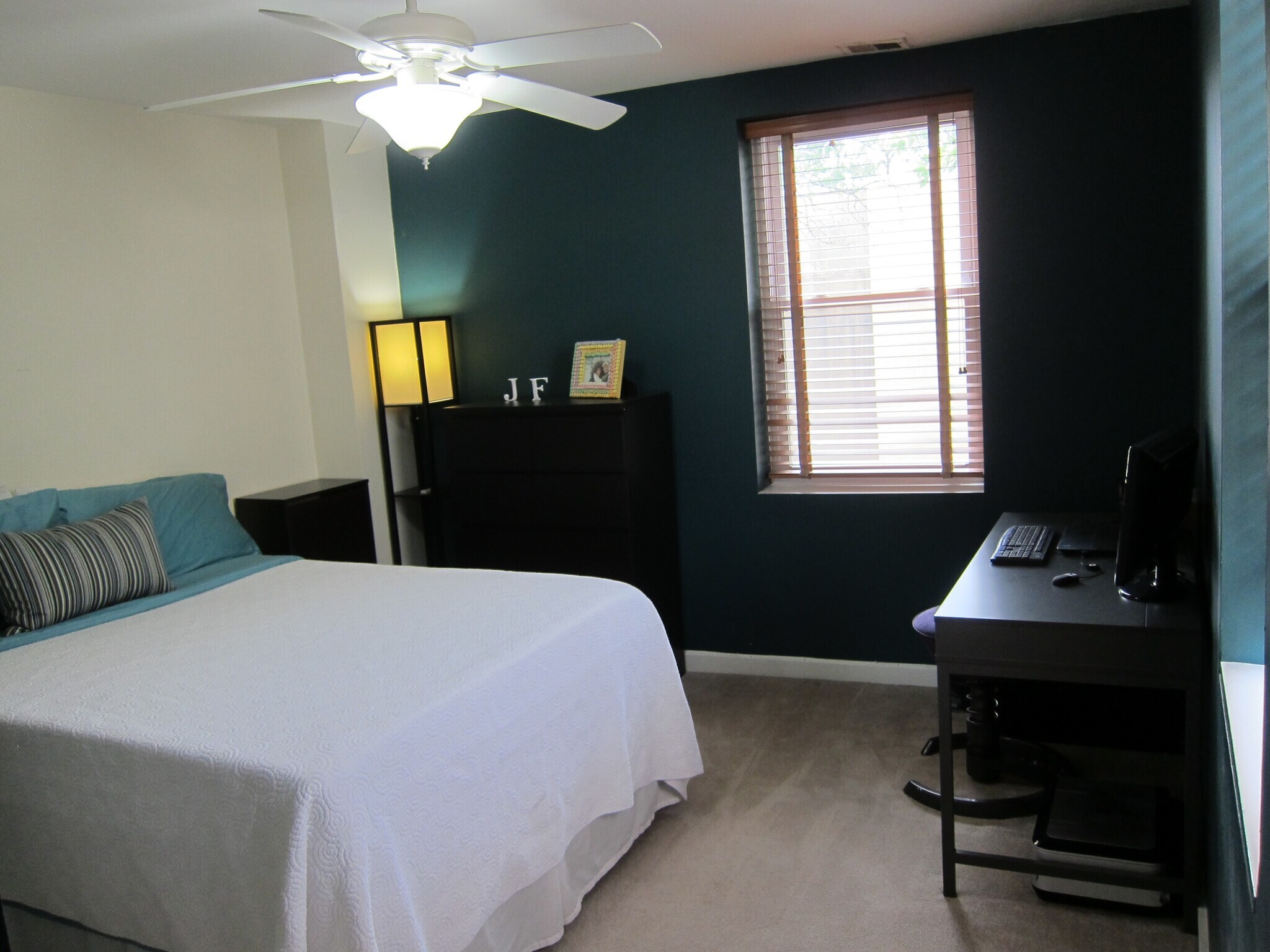 Large bedroom with lots of natural light - 774 S 3rd St