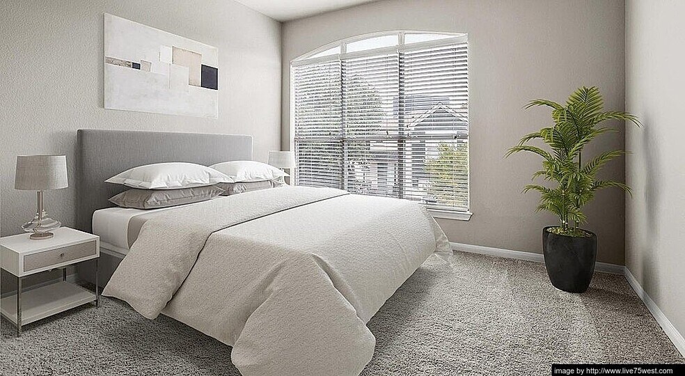 Building Photo - 7927 Forest Ln