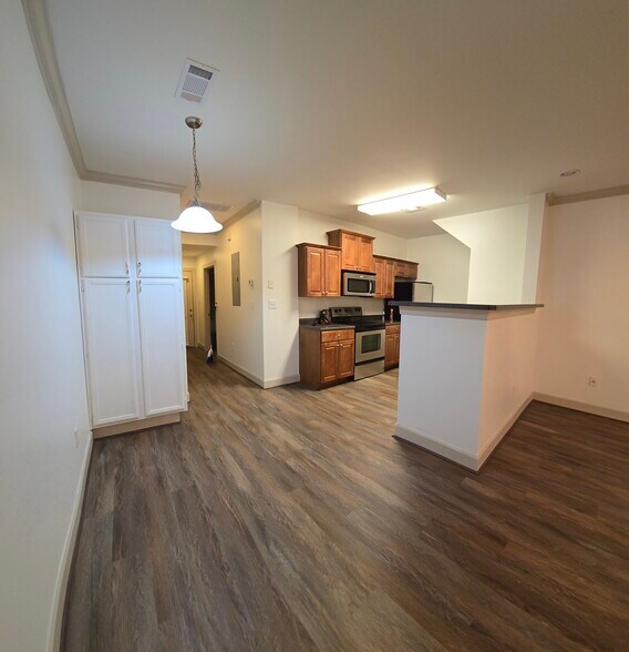 Building Photo - 1957 Wire Rd