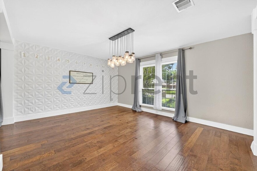 Building Photo - 3817 Dutton Dr